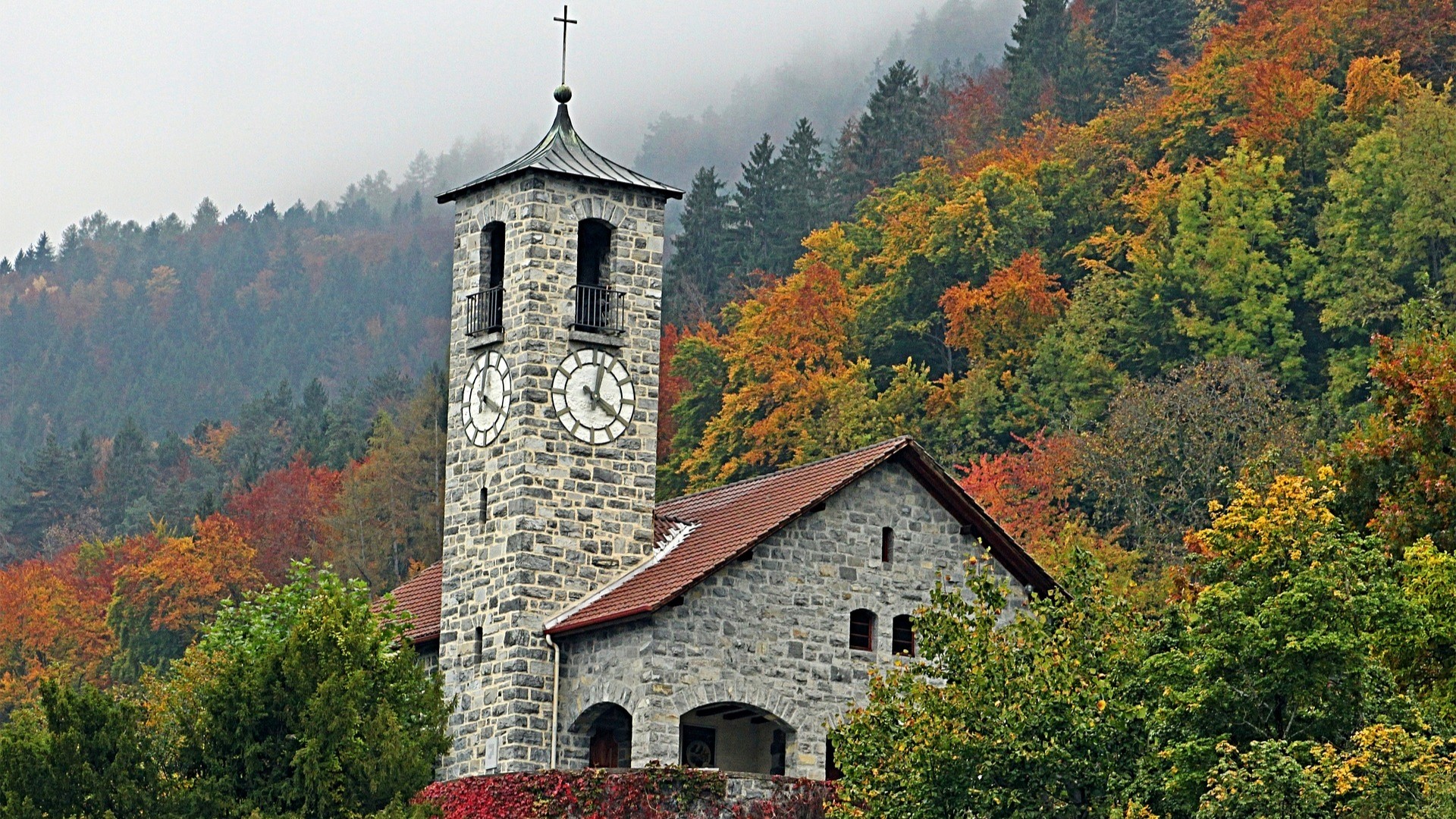 Kirche im Wald